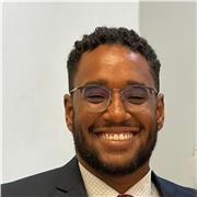 Estudante de letras português inglês, apaixonado pelo inglês desde muito novo. Será um prazer compartilhar conhecimento e cultura com os alunos