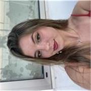 Constante, trabajadora y empática. Me gusta ayudar a mis alumnos en lo que necesitan.