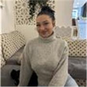 Soy profesora de inglés con 1 año de experiencia, trabajé en un aula para preescolares, durante mi tiempo como profesora he pensad