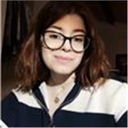 Ragazza al secondo anno di Giurisprudenza presso l'Alma Mater Studiorum di Bologna. Diploma di liceo scientifico