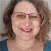 Professeur des écoles dans une autre vie et maman ayant fait l'école à la maison avec mes enfants.