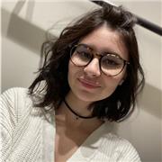 Avec un bac option mathématique et l’envie de devenir enseignante je suis prête à vous aider pour que cette matière vous semble plus facile et surtout accessible.