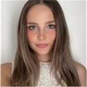 Studentessa di Medicina con background linguistico, IELTS C1, anno all'estero in Inghilterra. Lezioni di inglese su misura