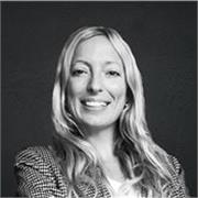 Profesora de marketing con más de 12 años de experiencia en planes de marketing 360º, optimización de funnels y toma de decisiones