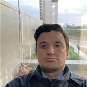 Profesor, licenciado en educación, realiza clases de español