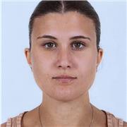 Tutor solare simpatica e paziente per aiuto compiti