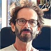 Diplomato all'accademia di Belle Arti impartisce lezioni di storia dell'arte, pittura, disegno e fumetto