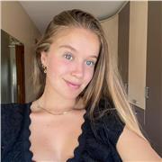 Soy estudiante en el grado de ADE y he dado clases particulares de matemáticas a tres niños durante dos años.