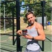 Personal Trainer qualificato Coni offre lezioni di ginnastica on line in video chiamata, schede personalizzate e coaching