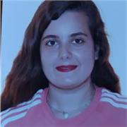 Me defino como una persona entusiasta que le gusta dar clases a los niños y adolescente y enseñar, puedo dar clases hasta la Eso.