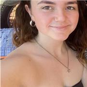 Bonjour, je peux dispenser des cours d’anglais ayant un niveau C1 je peux également donner des cours de SVT étant en 3 eme annee