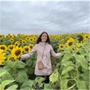 Are you struggling with English, grammar or vocabulary? Are you preparing for Cambridge or IELTS exams and don't know where to start!? I have been there and I can certainly help you with them. Let's work together!