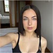 Profesora de euskera creativa y con motivación para enseñar 