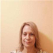 Dono classes de reforç a alumnes de Primària