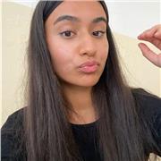 Studentessa di terza superiore, che si offre di dare ripetizioni di inglese