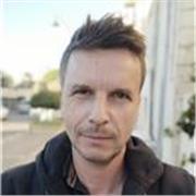 Formateur en marketing digital et E-commerce.

Stratégie digitale / sites internets / SEO-SEA / IA
