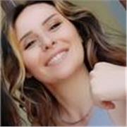 Offro ripetizioni o aiuto con i compiti per le materie inglese/italiano, orario flessibile, automunita