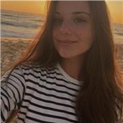 Joven que le gusta mucho el trato con niños y actualmente estudiante de la facultad de derecho en salamanca