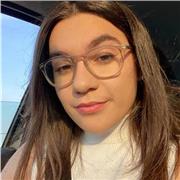 Studentessa di Giurisprudenza impartisce lezioni di materie umanistiche