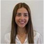 Profesora graduada en Educación Primaria con mención en música.