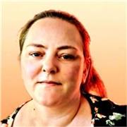 I would describe myself as bubbly, outgoing and kind. My lessons are aimed at people who want a deeper understanding of business.