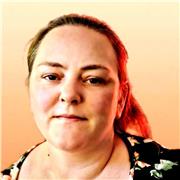 I would describe myself as bubbly, outgoing and kind. My lessons are aimed at people who want a deeper understanding of business.