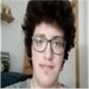 Estudiante de tercer año de universidad de sevilla, del grado de historia, con el objetivo de ser profesor algún día.