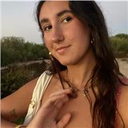 Titulada en inglés con experiencia hablándolo toda mi vida.