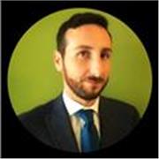 Dottore ed esperto economista impartisce lezioni in materie economiche