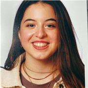 ¡Hola! Soy Carlota, estudiante de Magisterio Primaria. Ofrece clases de Repaso y Apoyo desde Infantil y Primaria hasta la ESO