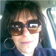 LAUREATA IN ECONOMIA CON DIPLOMA DI LICEO CLASSICO E 
PLURIENNALE ESPERIENZA DI DOCENTE IMPARTISCE LEZIONI