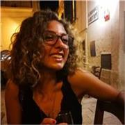 Studentessa di lingue, laurea magistrale estera
