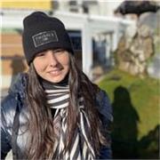 Studentessa universitaria con certificato Cambridge C1 offre lezioni di inglese per ragazzi delle medie, liceali e universitari