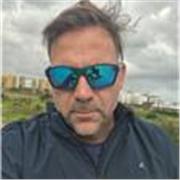 Profesor titulado en ingenieria industrial da clases de ciencias y matematicas.