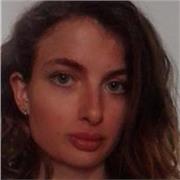 Cuido de niños y niñas que necesiten además de apoyo escolar, soy una persona paciente y divertida.