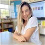 Profesora bilingüe de inglés con más de 10 años de experiencia ofrece clases particulares para niños, adolescentes y adultos. 
