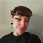 Me defino como una persona responsable, cercana, paciente y con facilidad para adaptarme a las necesidades de cada alumno/a.