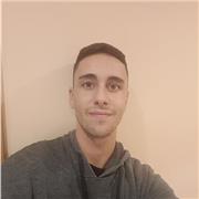 Estudiante con amplios y recientes conocimientos sobre asignaturas académicas