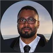 Développeur web complet et formateur expérimenté, je propose des cours d'informatique pratiques et personnalisés en ligne.