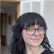 Universitària titulada en batxillerat científic cerca alumnes