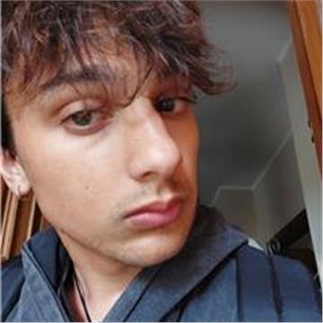 Ciao! Mi chiamo Giorgio e sono uno studente dell'università di medicina e chirurgia al III anno, con esperienza nell'insegnamento e pronto per aiutarti principalmente in materie scientifiche ma anche umanistiche