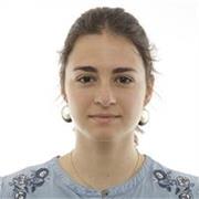 ¡Hola! Soy estudiante universitaria y cuento con el certificado Cambridge C2 Proficiency. 