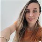 Insegnante di spagnolo madrelingua. Laureata in scienze politiche