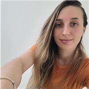 Insegnante di spagnolo madrelingua. Laureata in scienze politiche