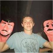 I have a multicultural background, with experience in editorial and art. I aim for people to love Spanish and the culture it opens