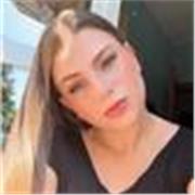 Diplomata presso il liceo delle scienze umane, attualmente studentessa al terzo anno di filosofia