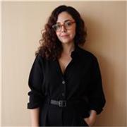 Me defino como una profesional estratégica del marketing con más de 20 años de experiencia ayudando a marcas y proyectos a crecer 