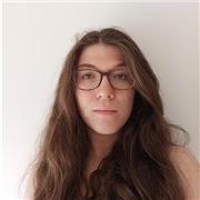 Titulaire d’une Licence en Arts du Spectacle, je propose des cours de français pour élèves du primaire à Nice et en ligne.