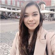 Graduada en ADE ofrece clases de matematica