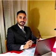 Laureato in Scienze Politiche, Giurisprudenza e con master in Security and Intelligence offre assistenza didattica